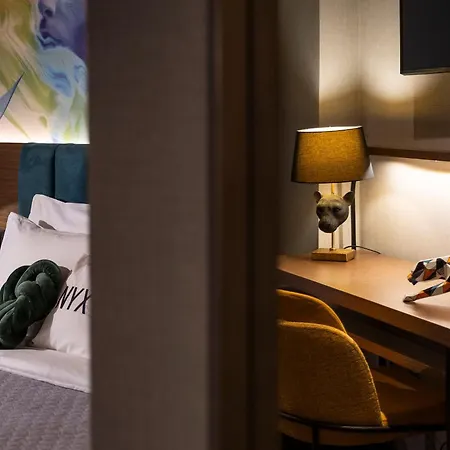 Hotel Nyx
