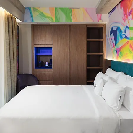 Hotel Nyx