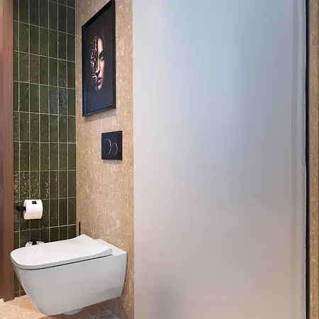 Nyx 4*