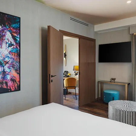 Nyx Hotel