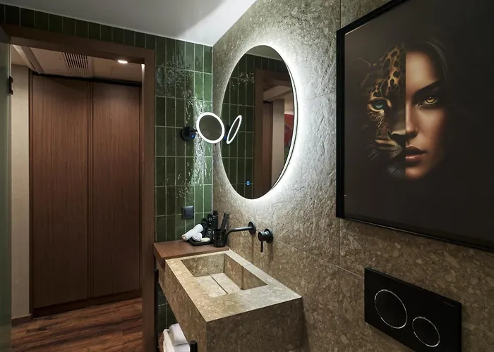 Otel Nyx 4*